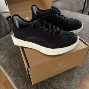 Allbirds Riser.  Black cotton SZ8. NWT and box